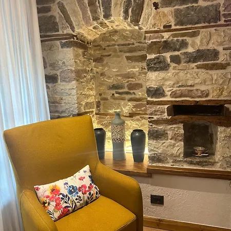 Cumaku Boutique & * Gjirokastër