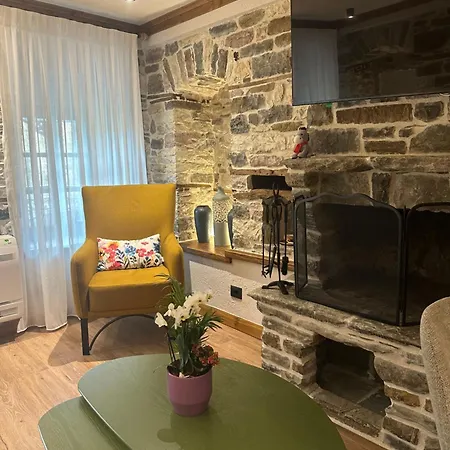 Cumaku Boutique & * Gjirokastër