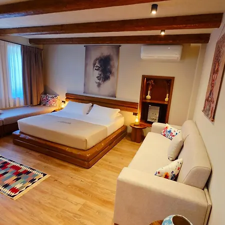 Cumaku Boutique &