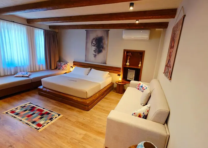 Cumaku Boutique &