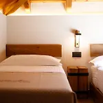 Cumaku Boutique & * Gjirokastra