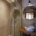 Cumaku Boutique & *