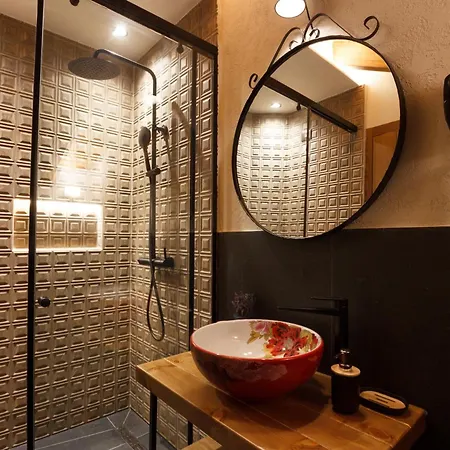 Cumaku Boutique & Gjirokastër