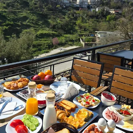 Cumaku Boutique & * Gjirokastër